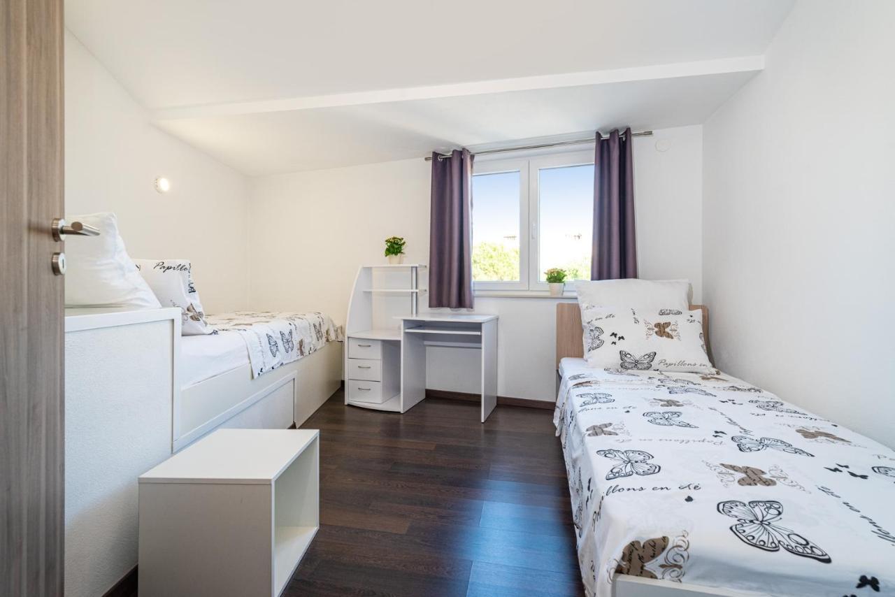 Holiday House With A Parking Space Nin, Zadar - 18143 Exterior foto